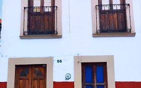 Linda casa azul ubicada en el corazón de Pátzcuaro